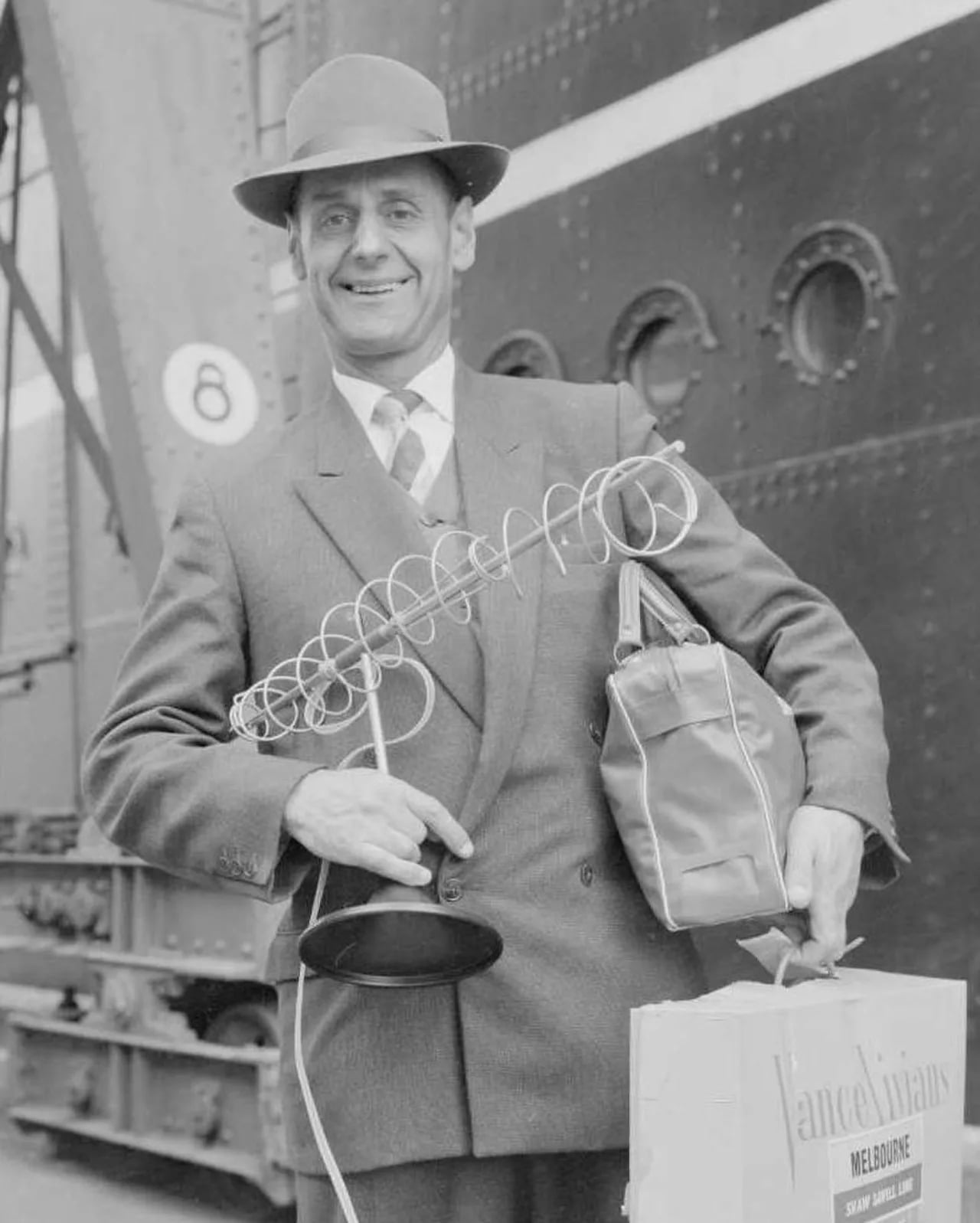 Portrait of Abraham Goldsmith (1911–1988) – memorial page