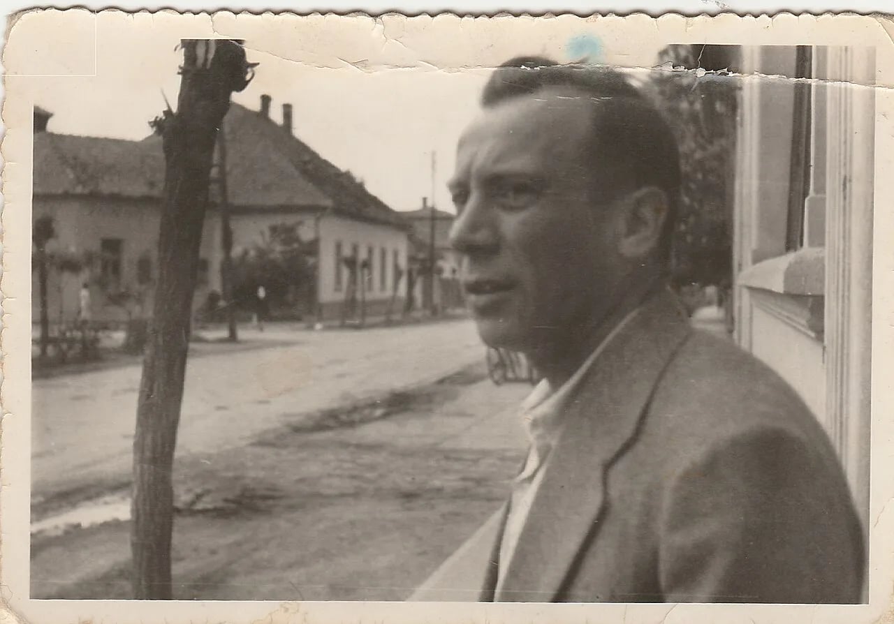 Portrait of László Ujvári (1919–1996) – memorial page