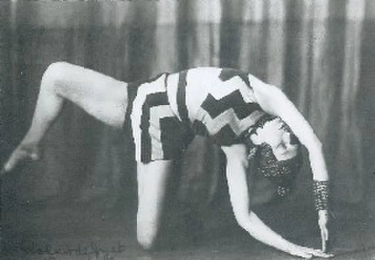 Porträt von Akarova (1904–1999) – Gedenkseite