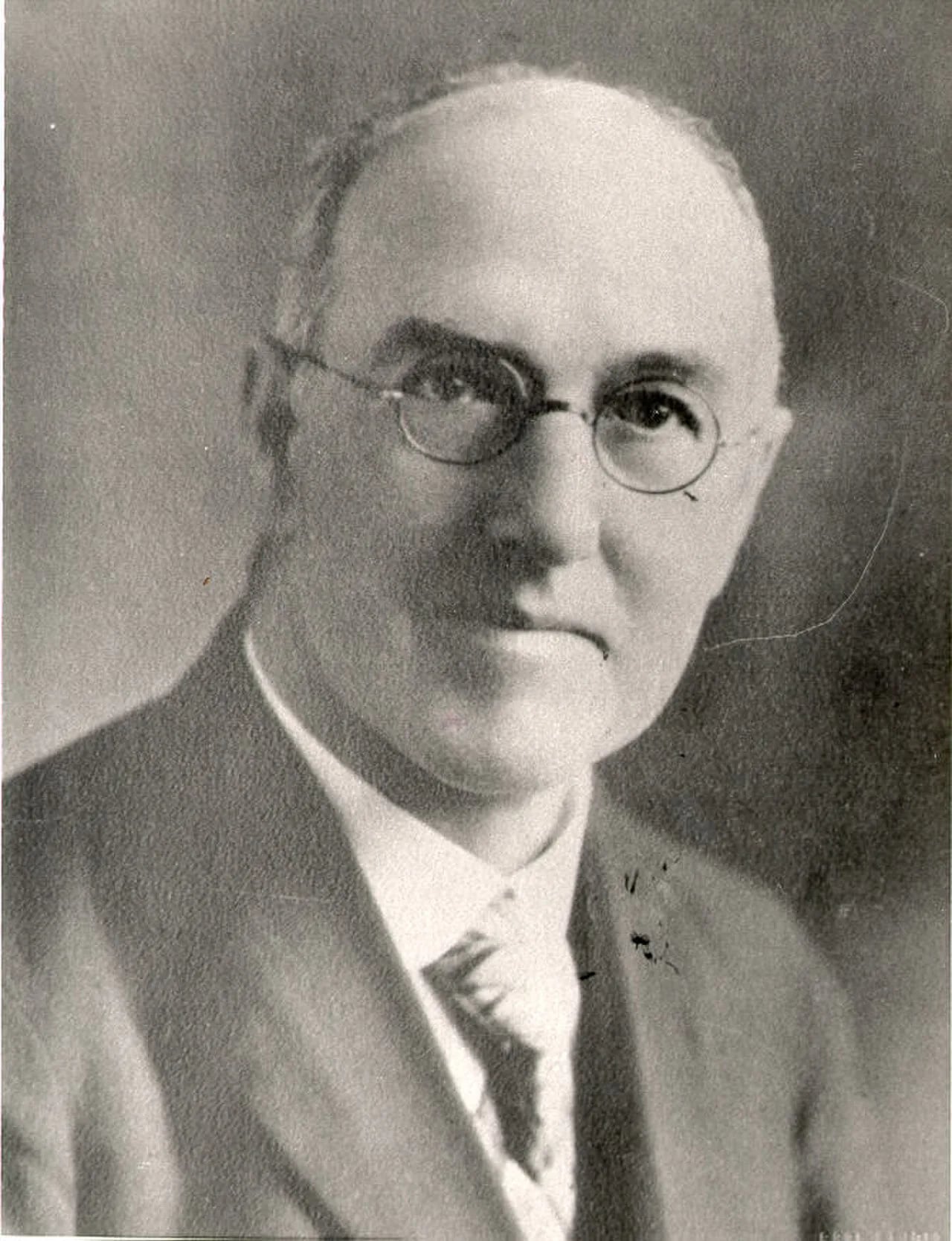 Porträt von Albert Charles Saunders (1874–1943) – Gedenkseite