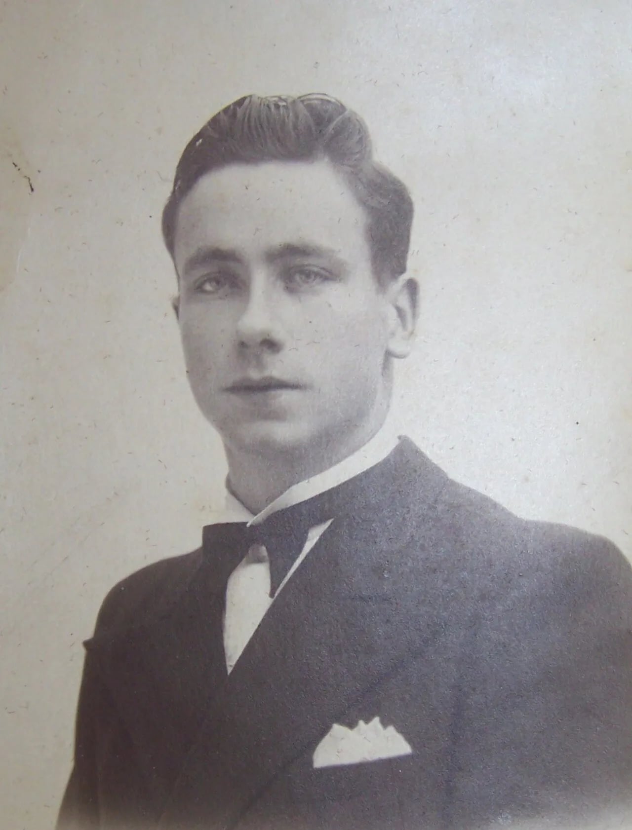 Portrait of Albert Rolland (1913–1943) – memorial page