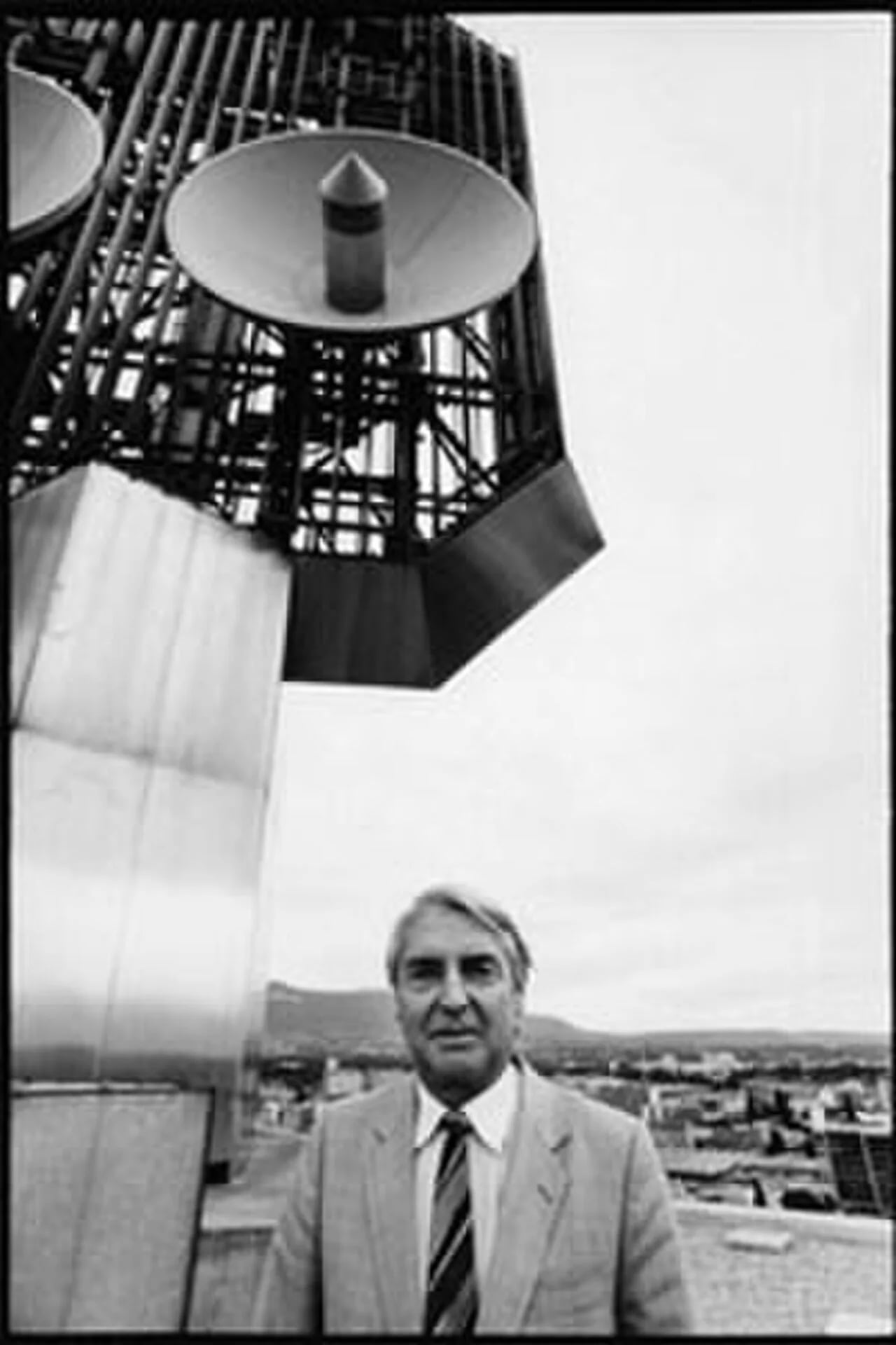 Portrait of Alexandre Burger (1920–2009) – memorial page