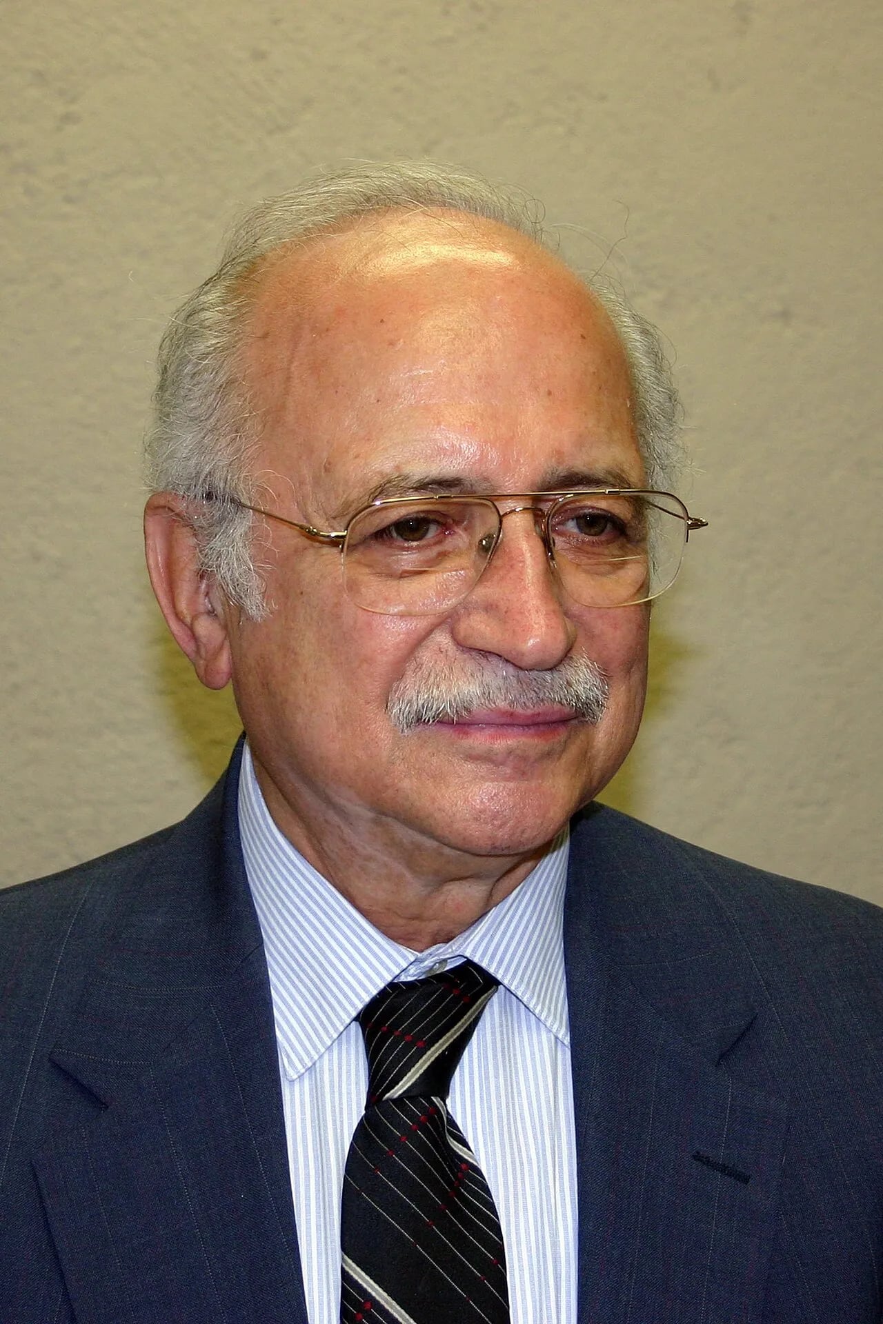 Porträt von Alfonso Rangel Guerra (1928–2020) – Gedenkseite