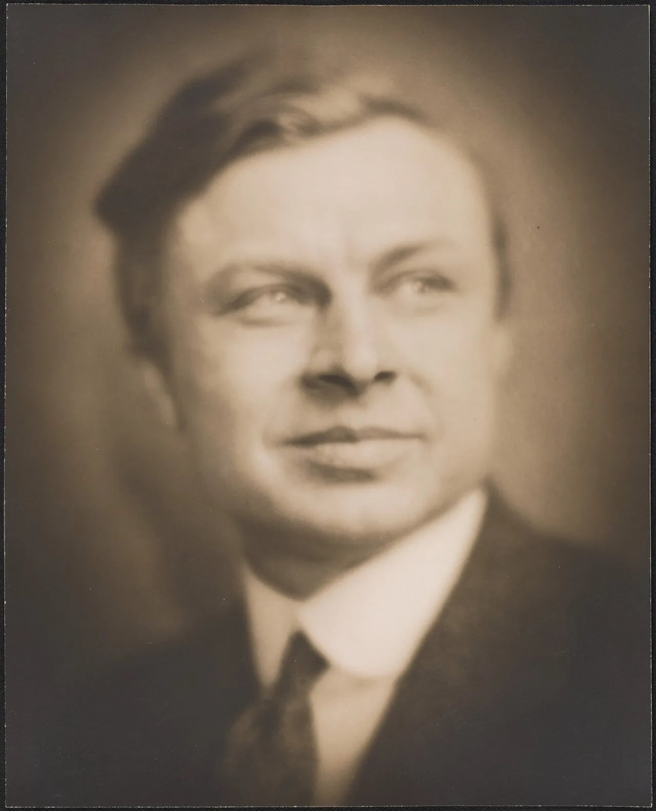 Porträt von Alfred J. Frueh (1880–1968) – Gedenkseite