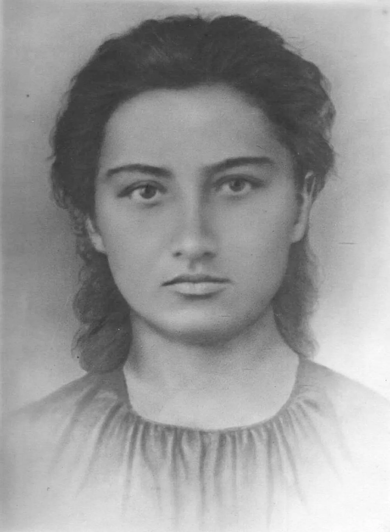 Portrait of Maya Peglivanova (1925–1943) – memorial page
