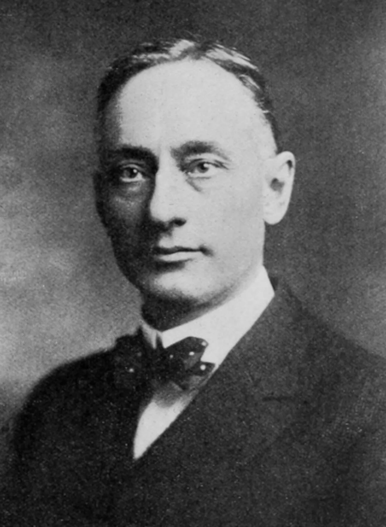 Portrait of A. R. Barnes (1867–1944) – memorial page
