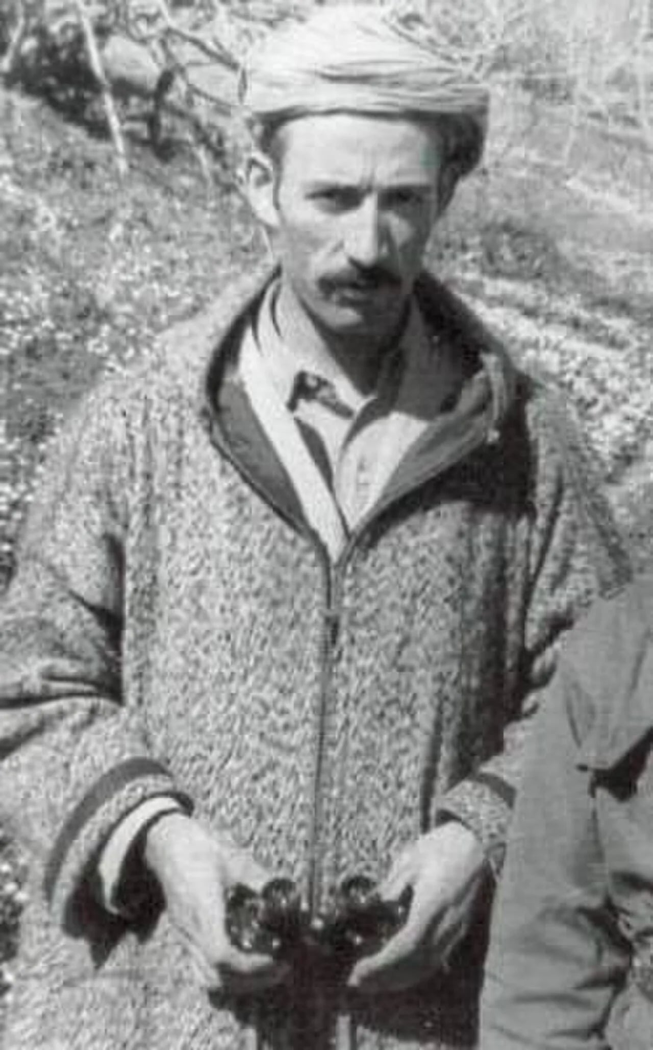 Porträt von Colonel Amirouche (1926–1959) – Gedenkseite