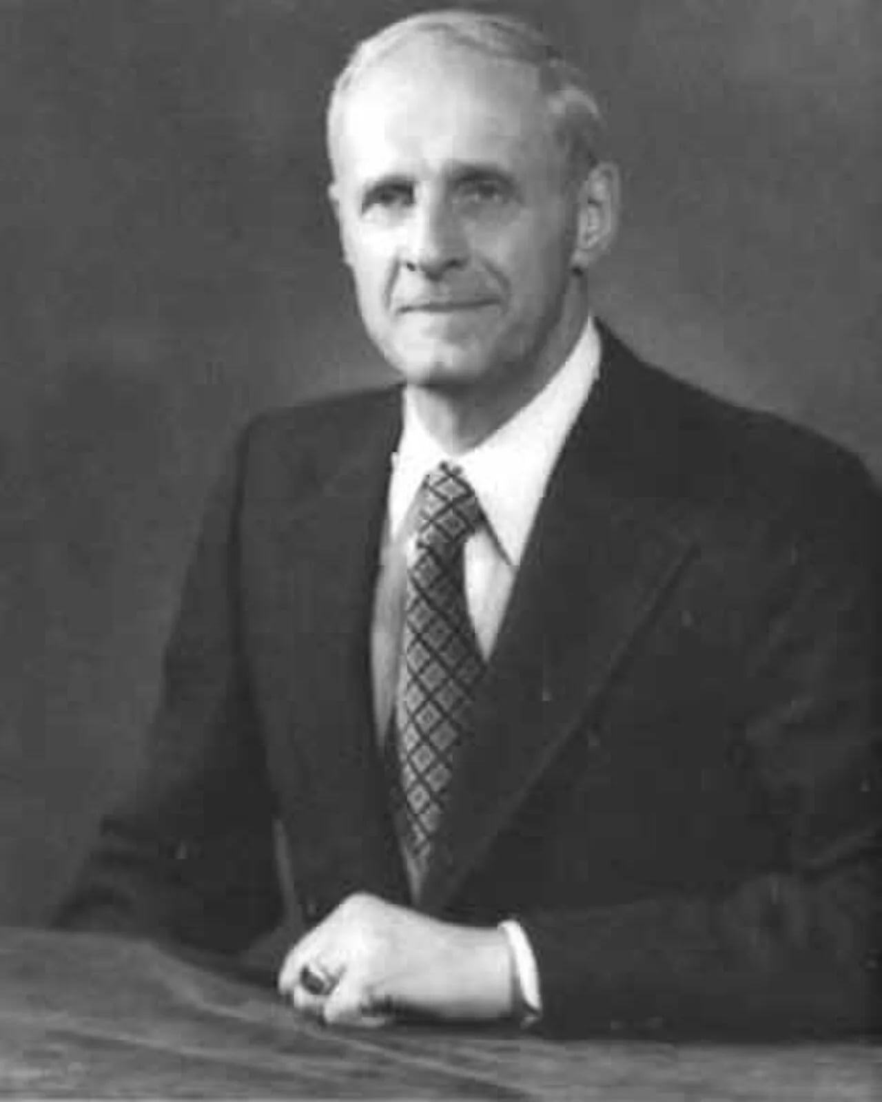 Portrait of Thomas Rienzi (1919–2010) – memorial page