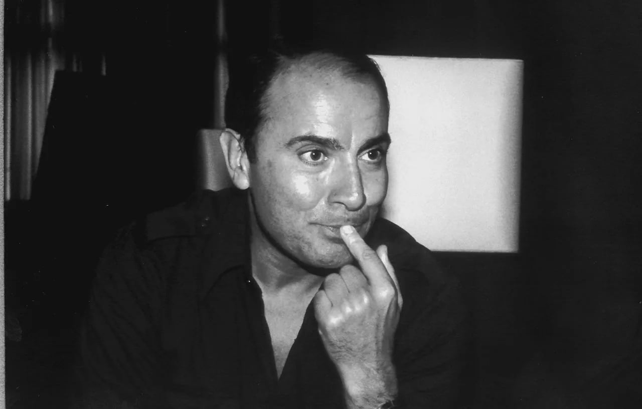 Portrait of Manuel Puig (1932–1990) – memorial page