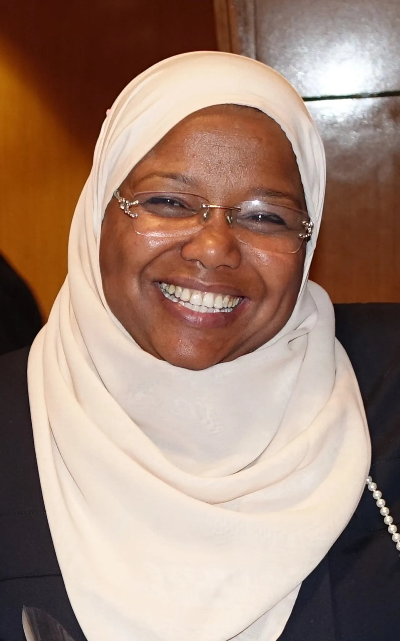 Porträt von Jamila Ksiksi (1968–2022) – Gedenkseite