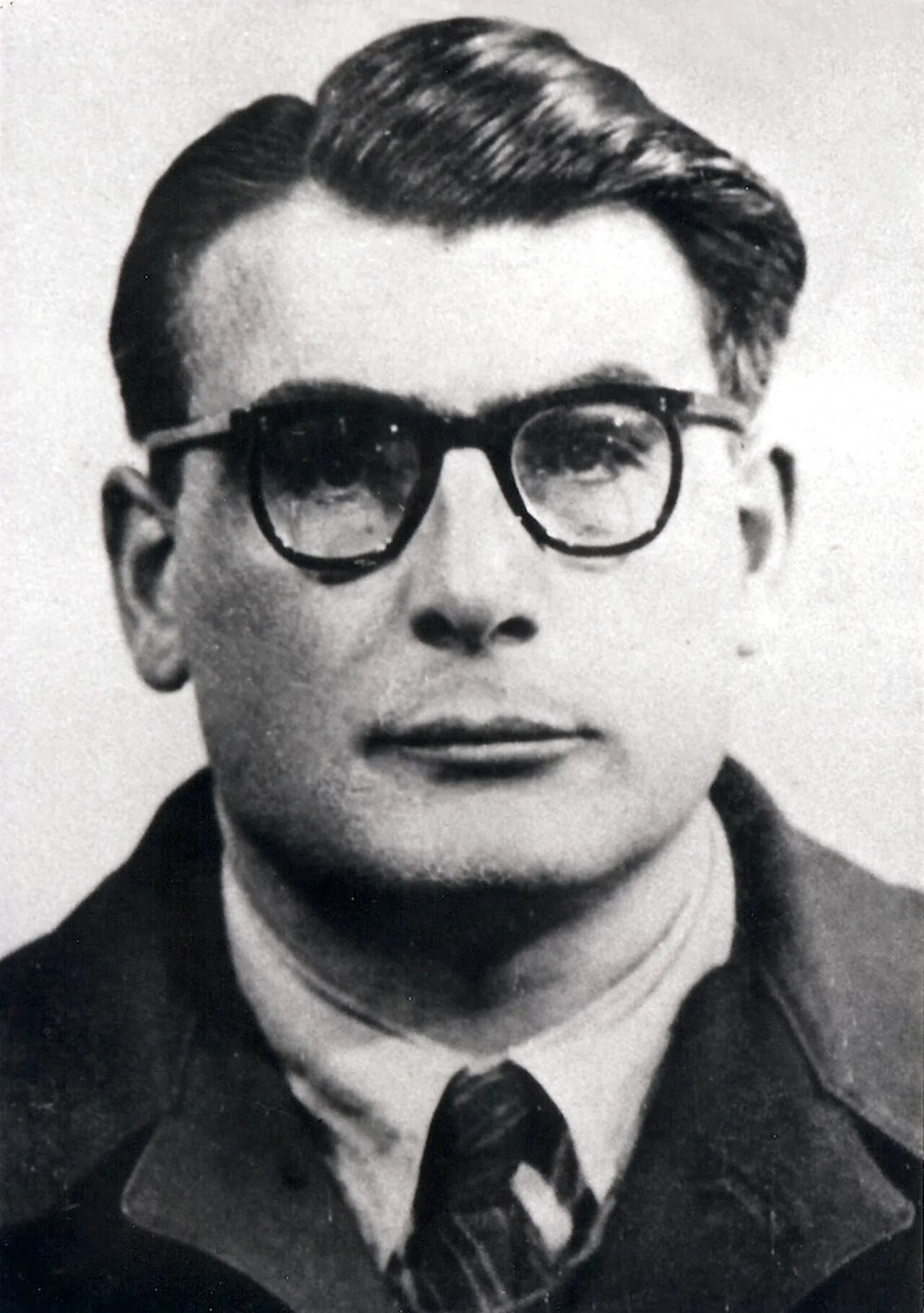 Porträt von André Defrance (1908–1952) – Gedenkseite