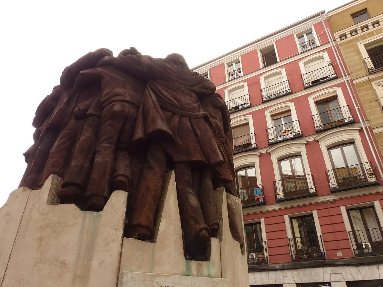 Portrait of Enrique Valdelvira Ibáñez (1942–1977) – memorial page