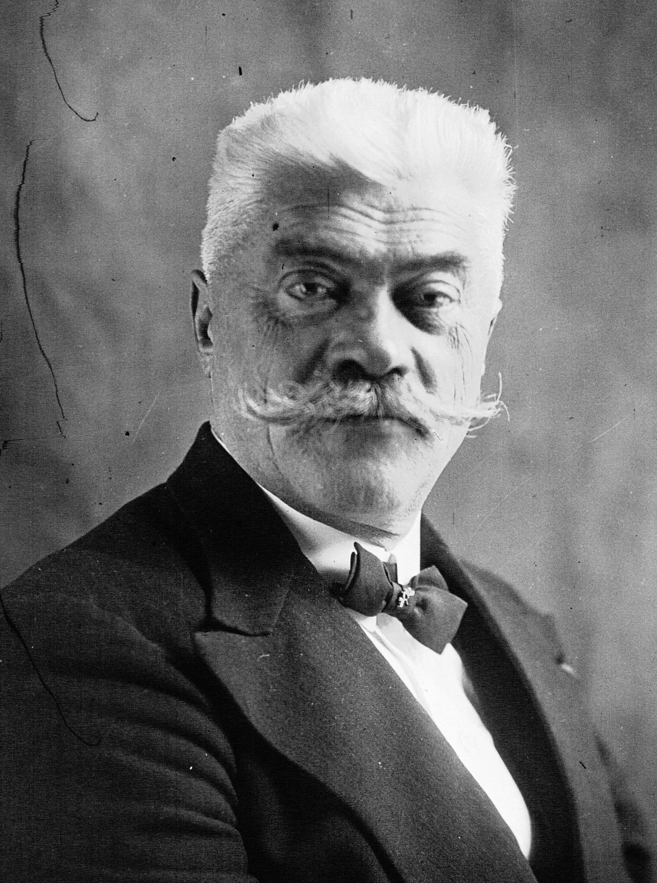 Porträt von André Pringolliet (1879–1965) – Gedenkseite