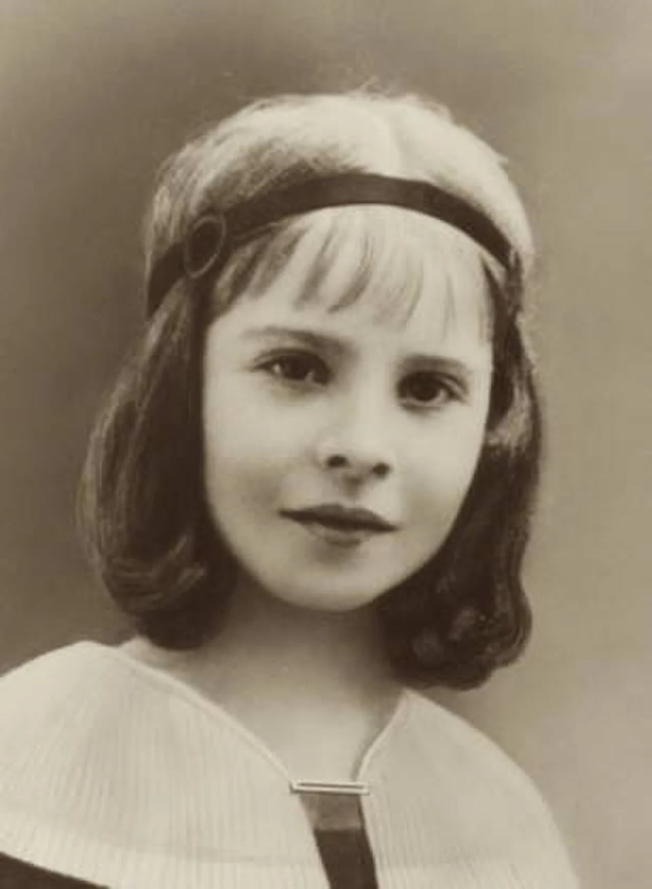 Porträt von Anne de Guigne (1911–1922) – Gedenkseite