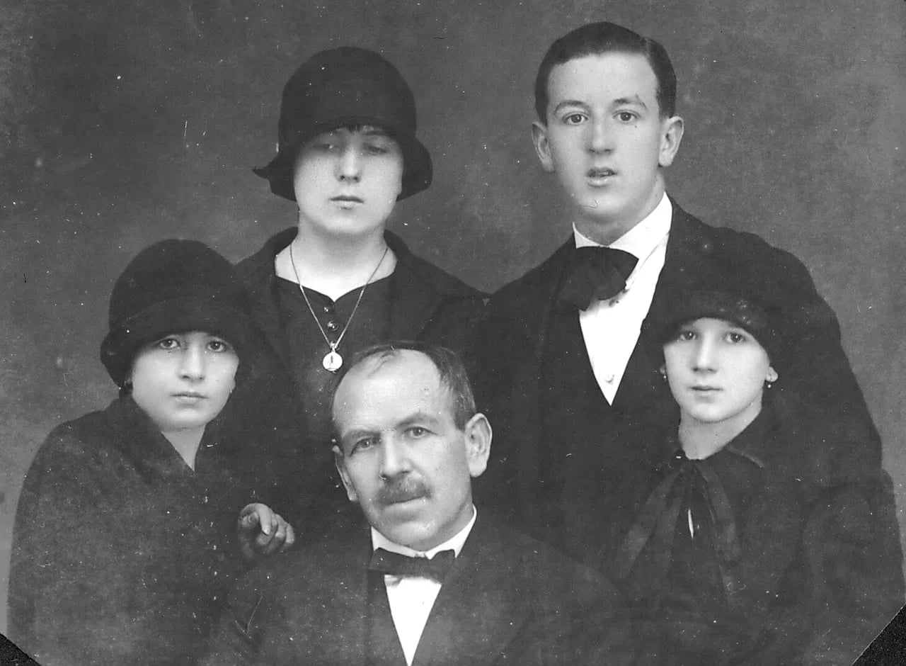 Porträt von Amando Ricardo Castroviejo y Nobajas (1874–1934) – Gedenkseite
