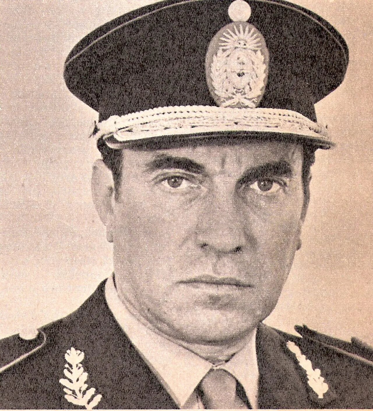 Porträt von Antonio Domingo Bussi (1926–2011) – Gedenkseite