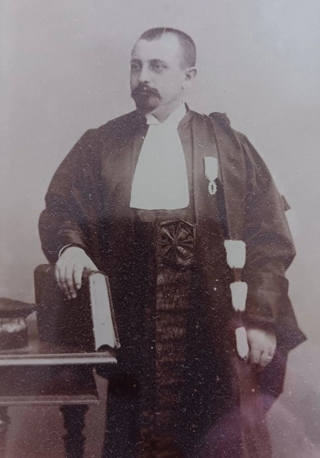 Porträt von Arthur Girault (1865–1931) – Gedenkseite