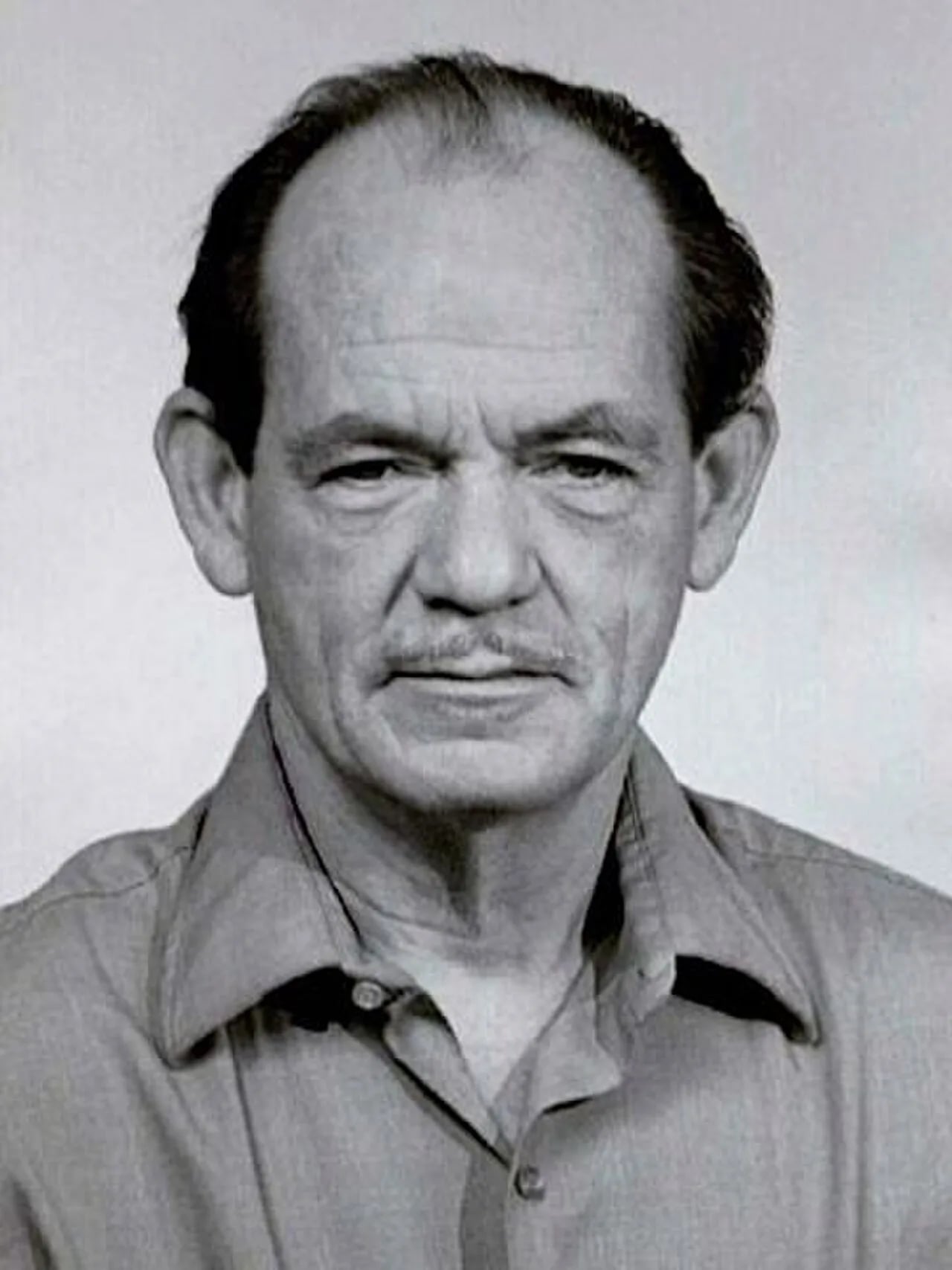 Portrait of Arthur Jones (1926–2007) – memorial page