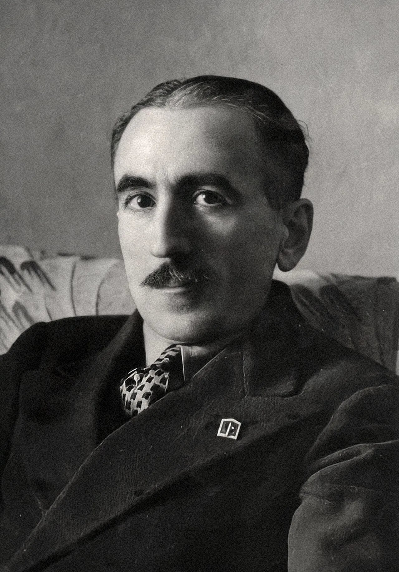 Porträt von Fuat Asllani (1897–1981) – Gedenkseite