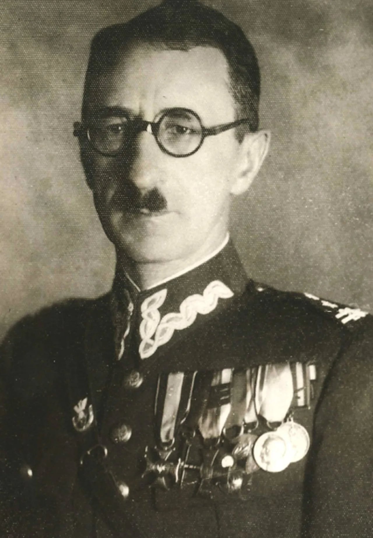 Portrait of Hugo Korneliusz Mijakowski (1891–1940) – memorial page