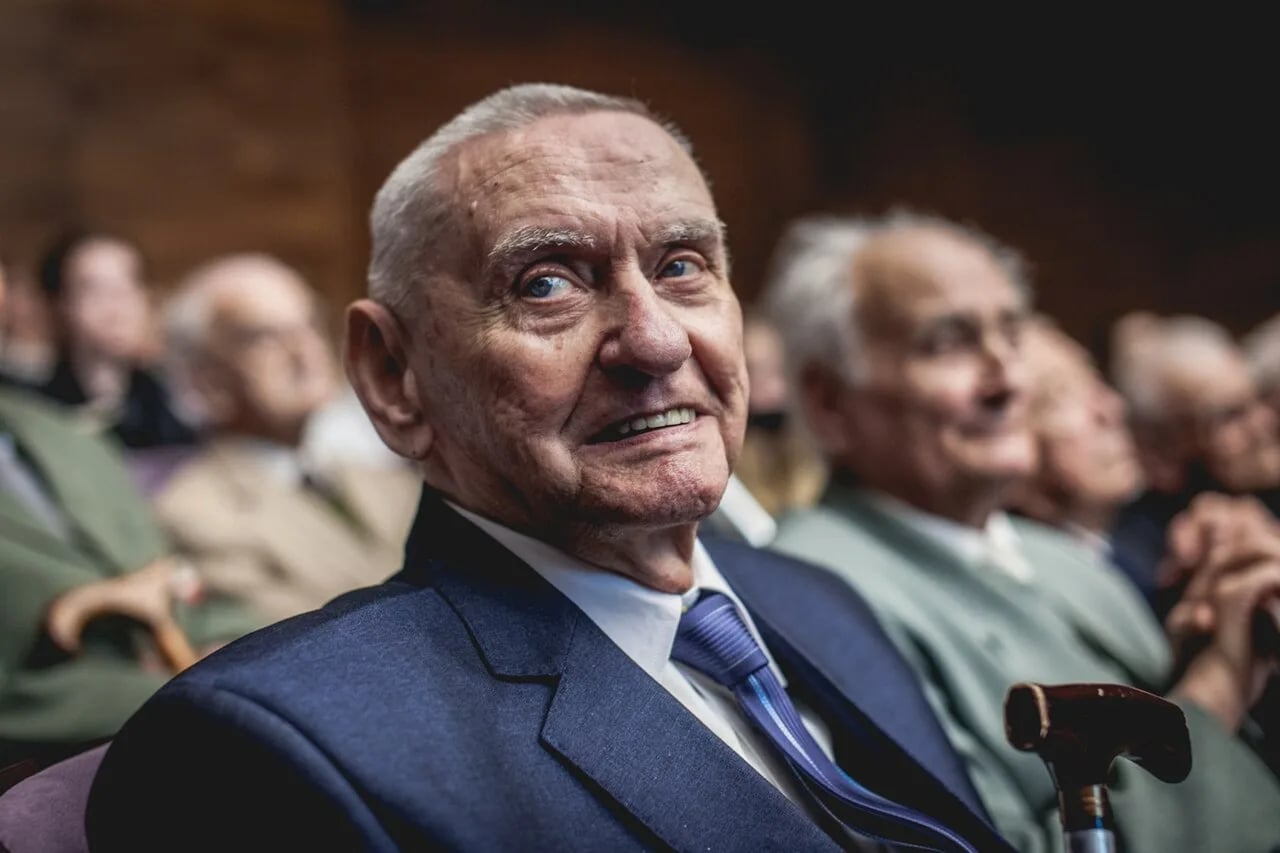 Portrait of Aleksander Szymański (1927–2017) – memorial page