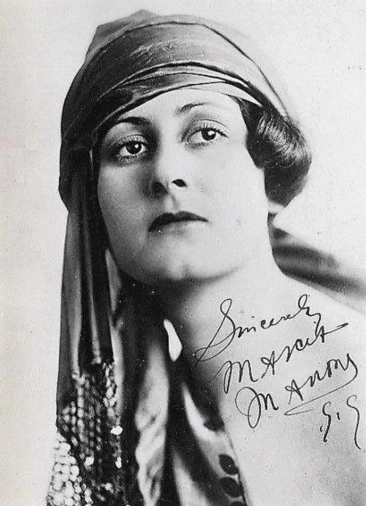 Porträt von Marcia Manon (1896–1973) – Gedenkseite