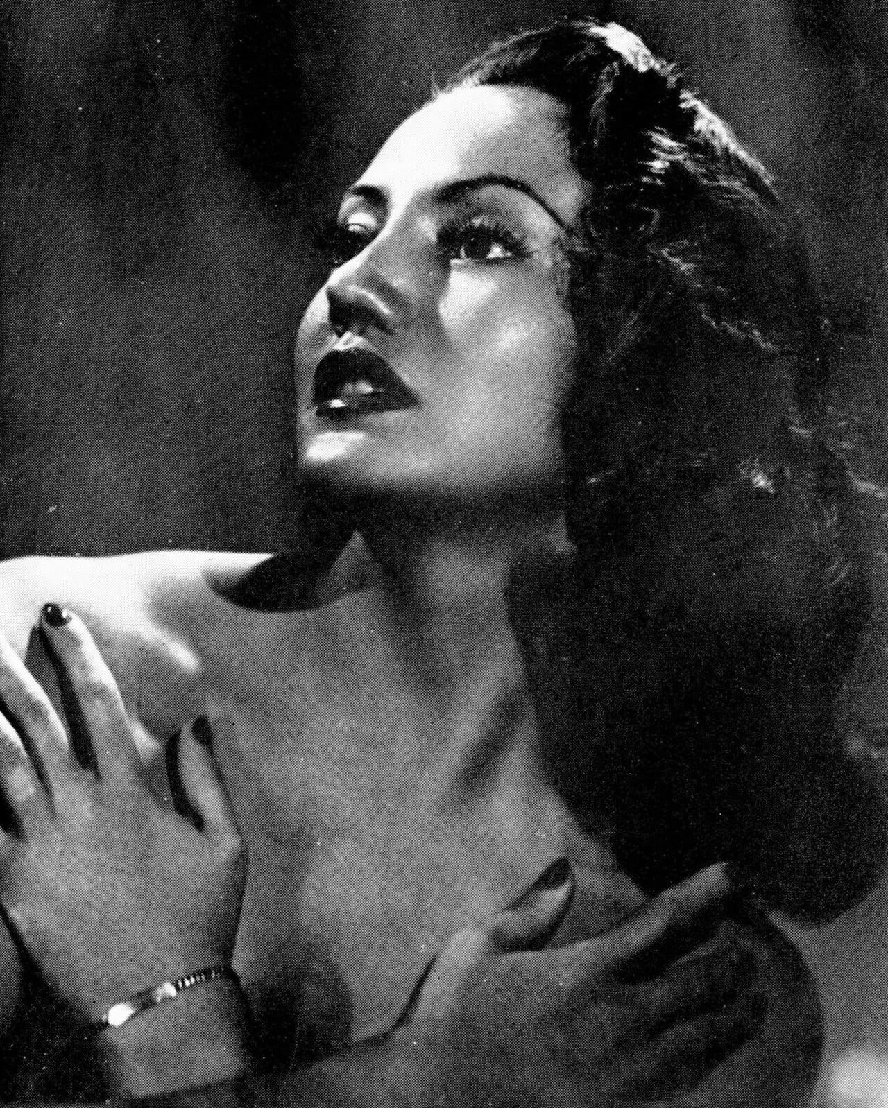Portrait of Gloria Mestre (1928–2012) – memorial page