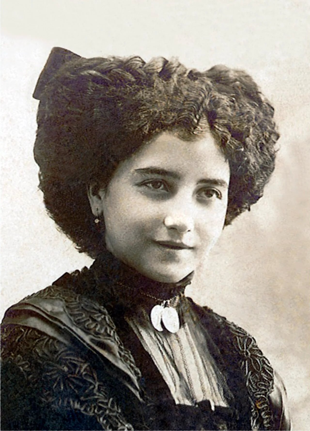 Porträt von Leonor Izquierdo (1894–1912) – Gedenkseite