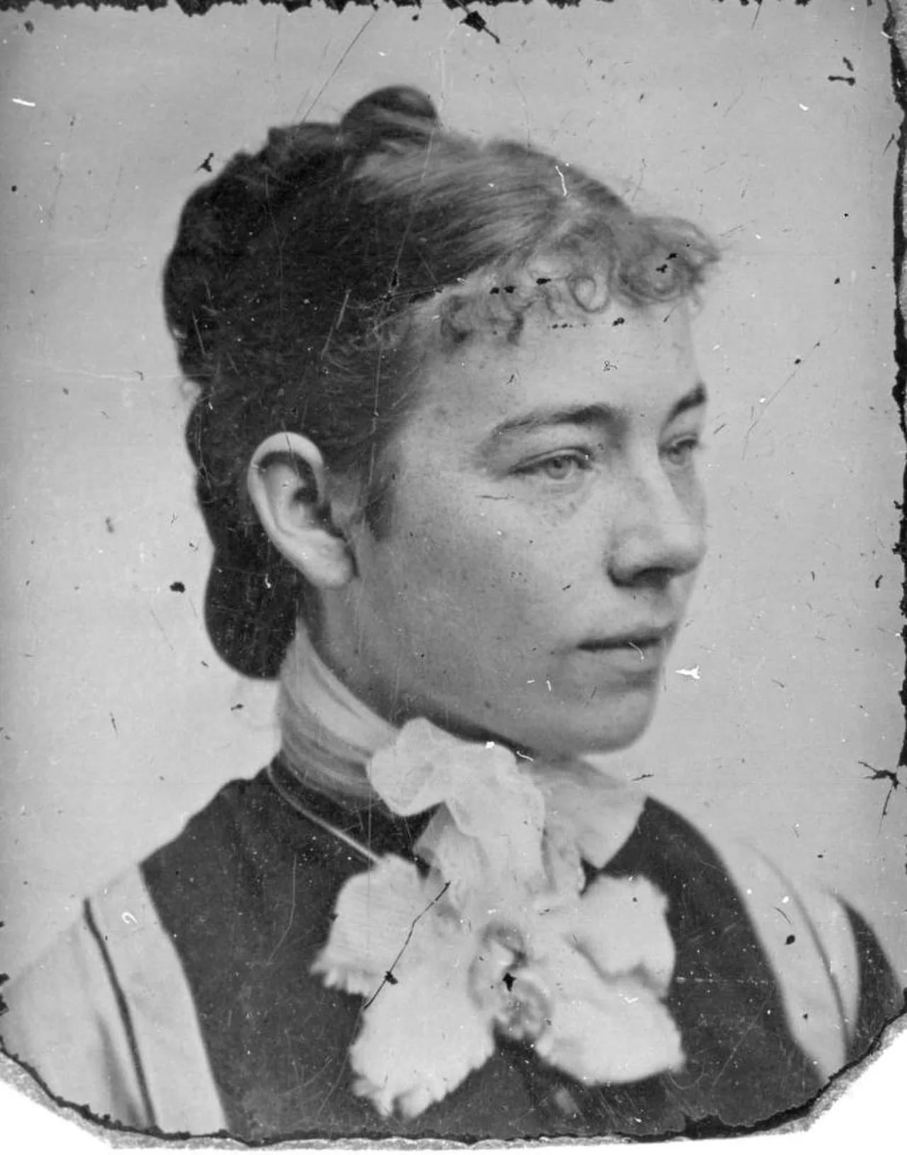 Portrait of Susan Reynolds Crease (1855–1947) – memorial page