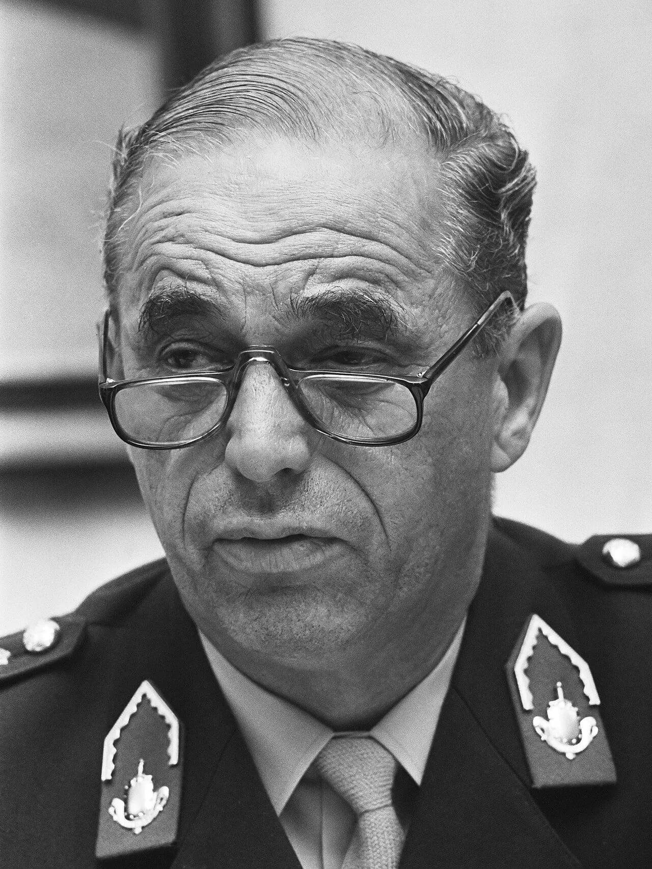Porträt von Han Roos (1926–2010) – Gedenkseite