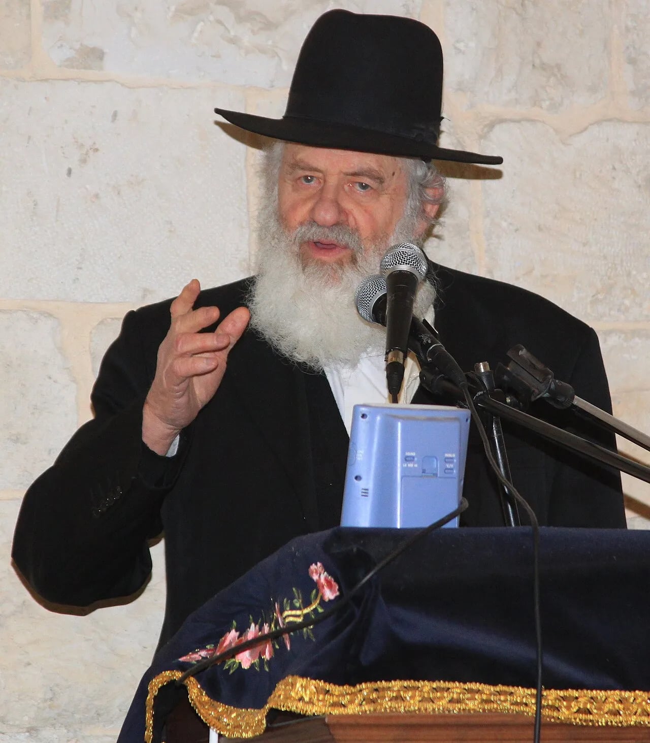 Portrait of Uri Zohar (1935–2022) – memorial page
