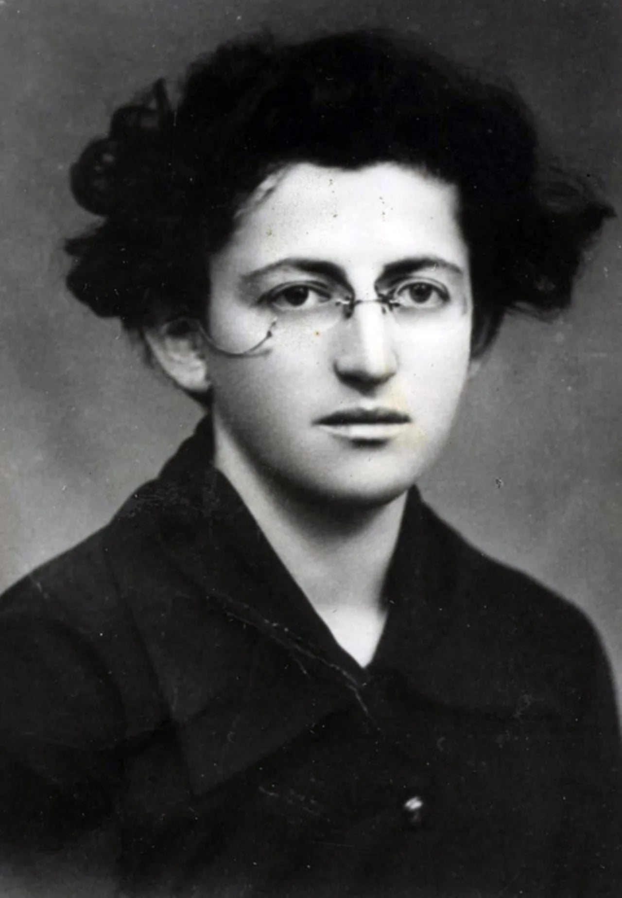 Portrait of Batia Lichansky (1899–1992) – memorial page