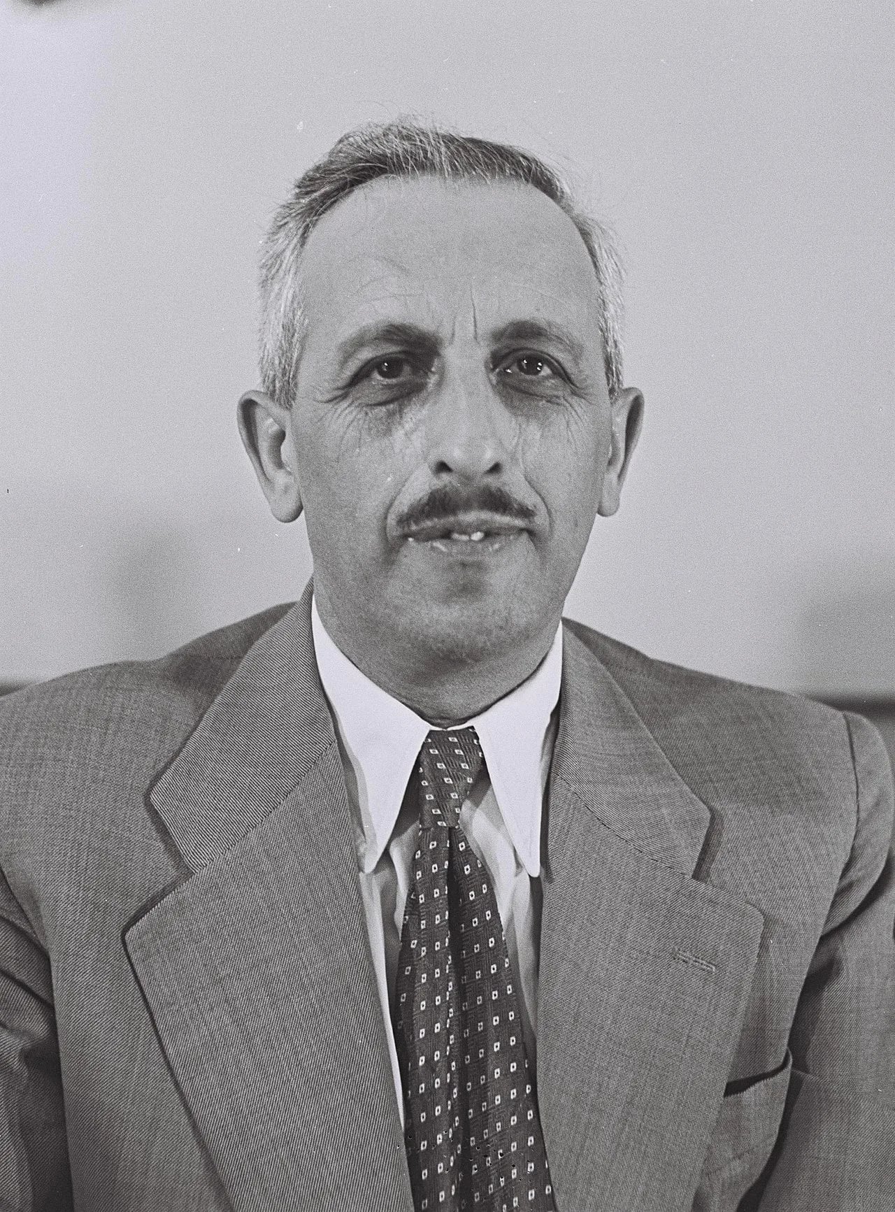 Portrait of Isaak Kariv (1902–1999) – memorial page