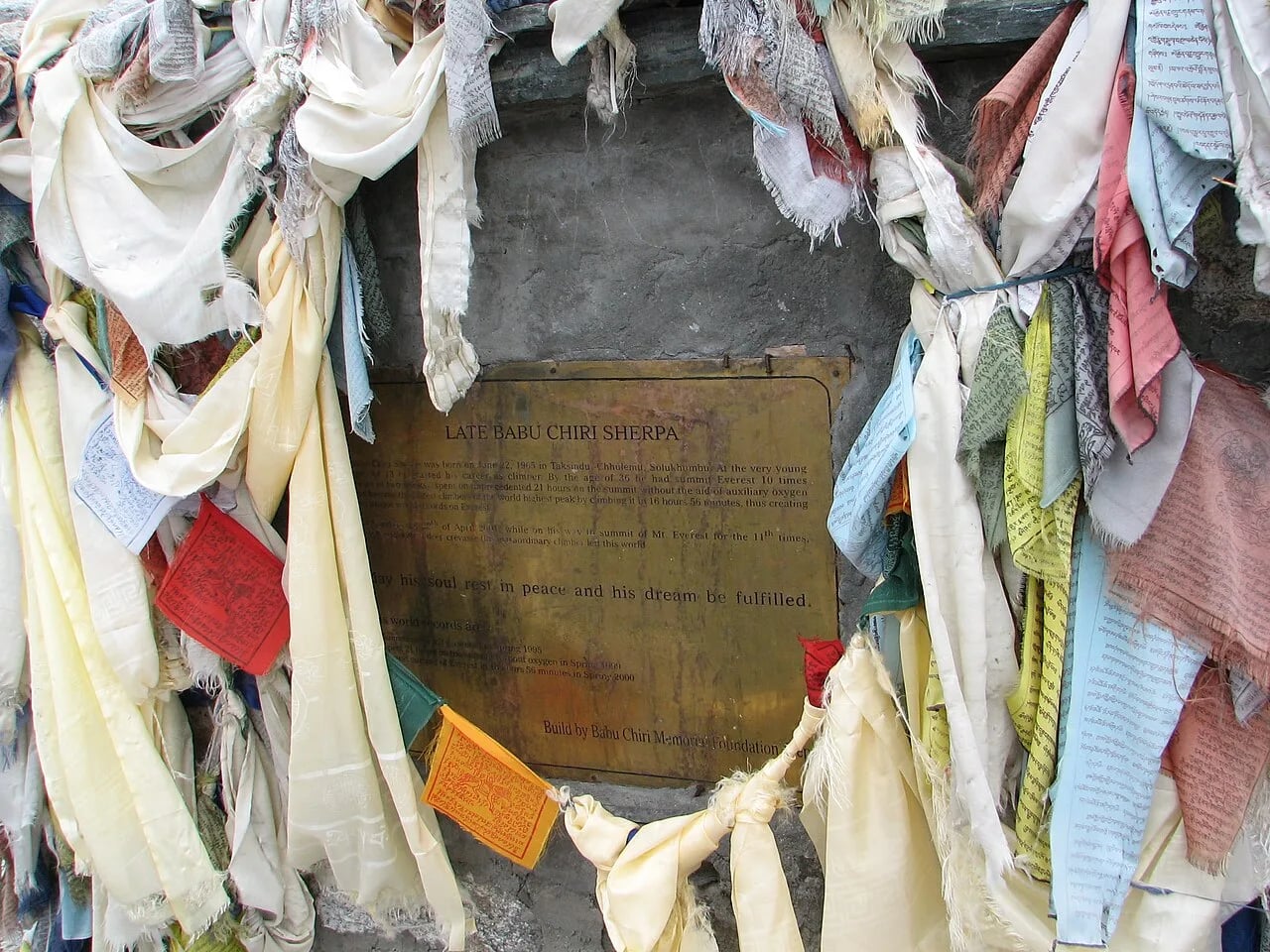 Portrait of Babu Chiri Sherpa (1965–2001) – memorial page