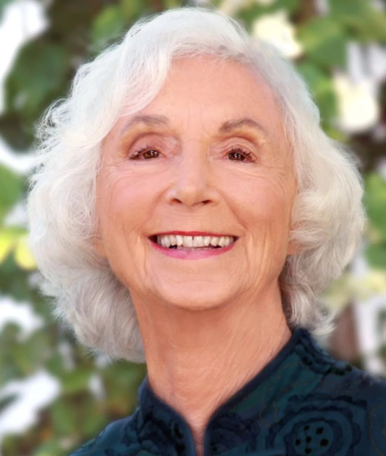 Porträt von Barbara Marx Hubbard (1929–2019) – Gedenkseite