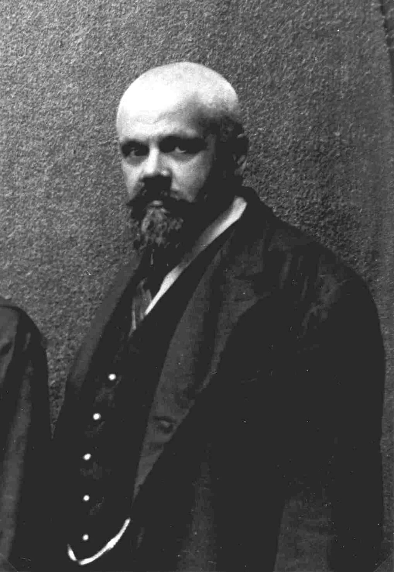 Portrait of Giuseppe Chini (1865–1931) – memorial page