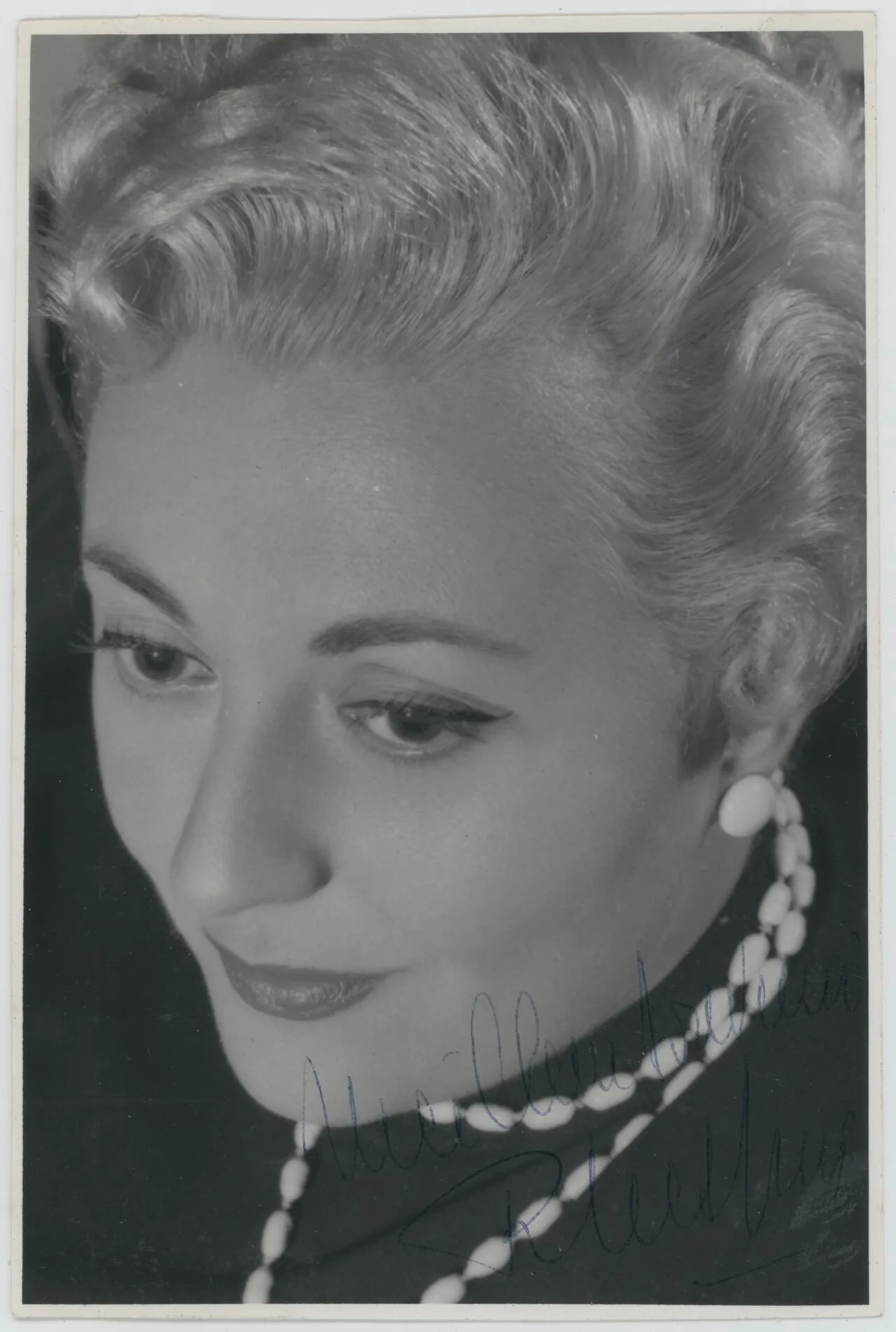 Porträt von Régine Crespin (1927–2007) – Gedenkseite