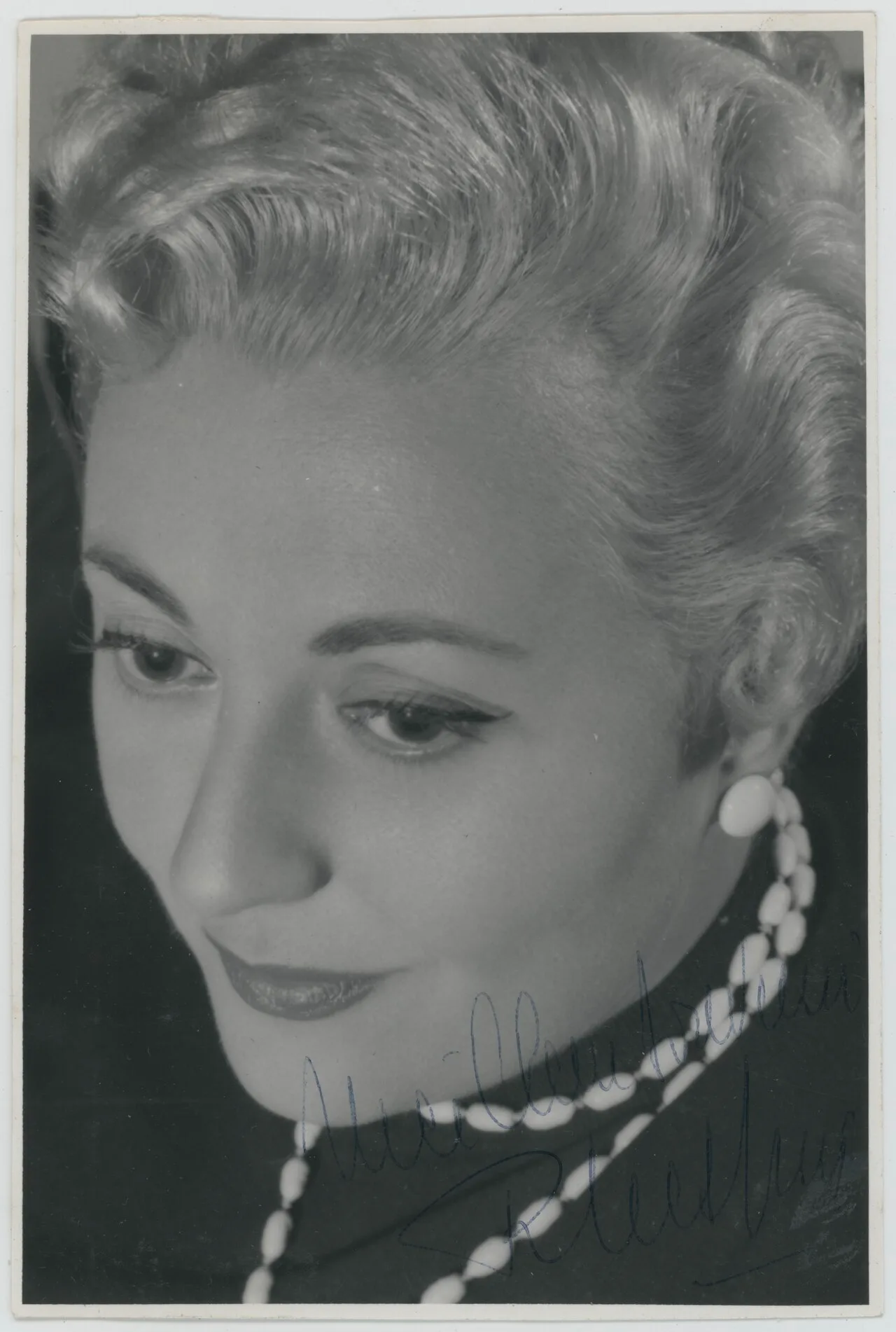 Porträt von Régine Crespin (1927–2007) – Gedenkseite