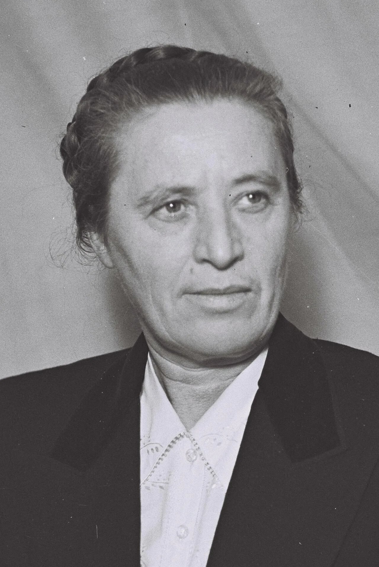 Portrait of Hannah Lamdan (1905–1995) – memorial page