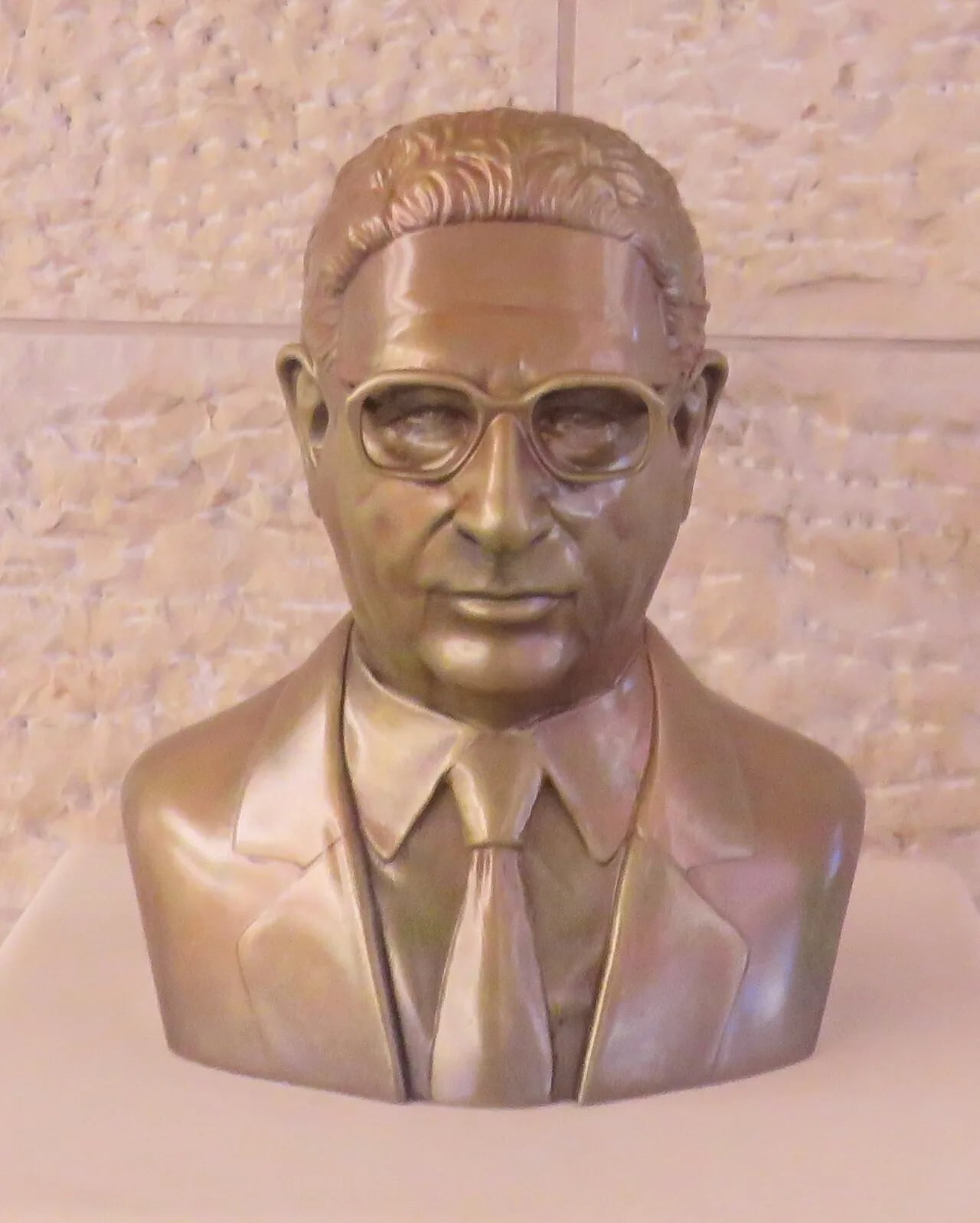 Porträt von Chaim Korfu (1921–2015) – Gedenkseite