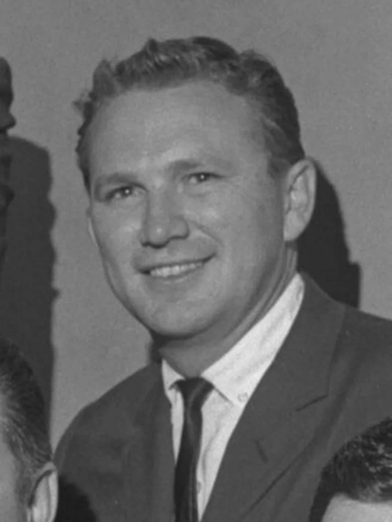 Portrait of Bob Thomas (1922–2014) – memorial page