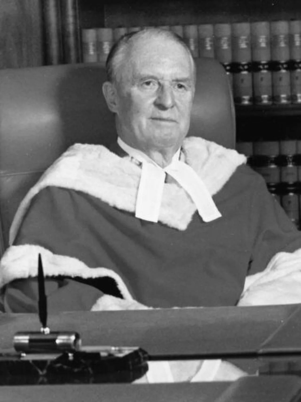 Porträt von Douglas Abbott (1899–1987) – Gedenkseite
