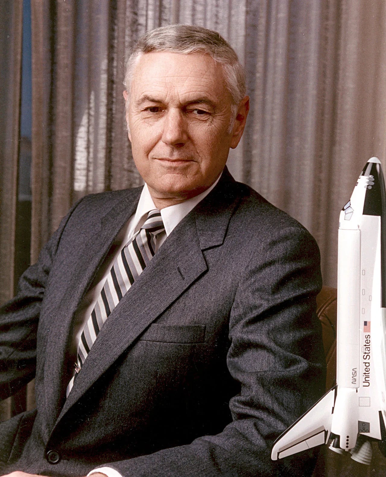 Porträt von James M. Beggs (1926–2020) – Gedenkseite