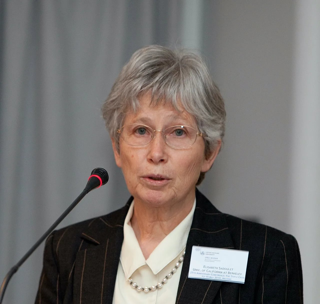 Porträt von Elisabeth Sadoulet (1945–2025) – Gedenkseite