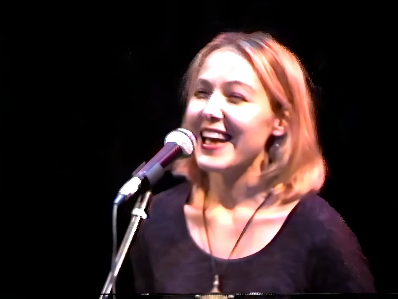 Porträt von Zulya Kamalova (1969–2024) – Gedenkseite