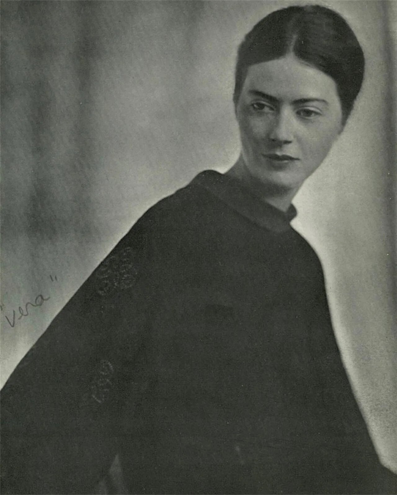 Porträt von Vera Olivia Weatherbie (1909–1977) – Gedenkseite