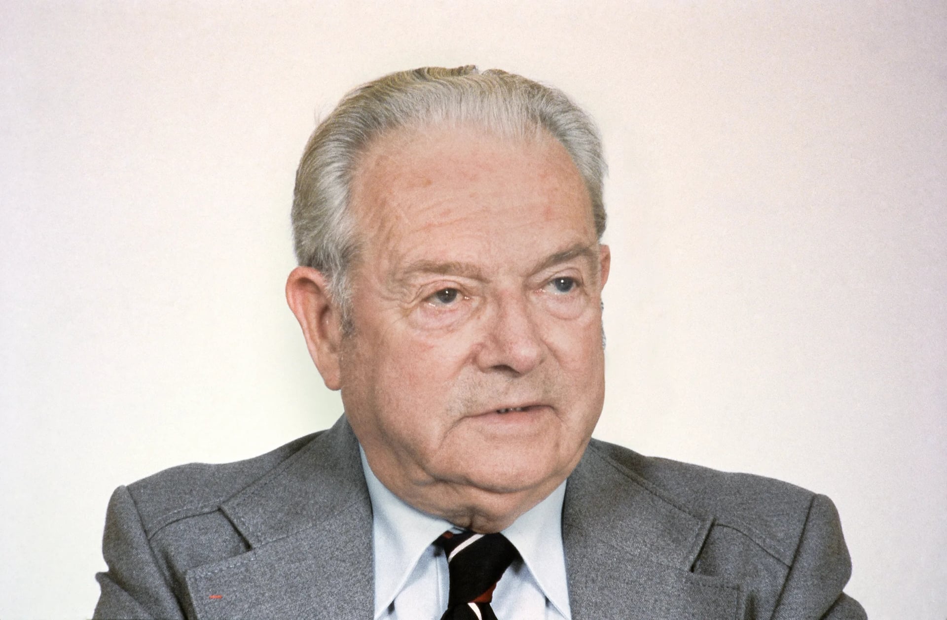 Porträt von Charles Alliès (1903–1988) – Gedenkseite