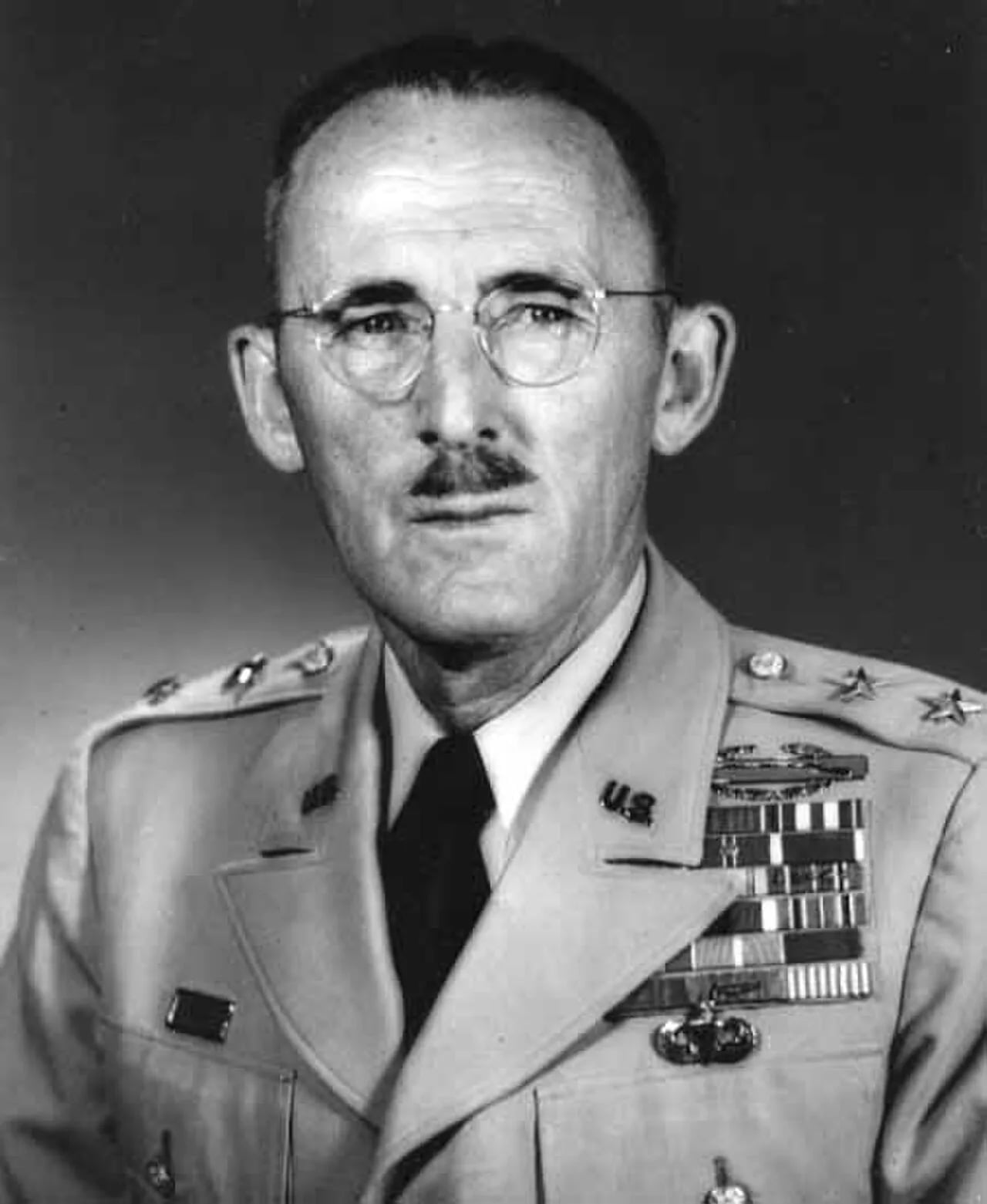 Porträt von Charles D. W. Canham (1901–1963) – Gedenkseite