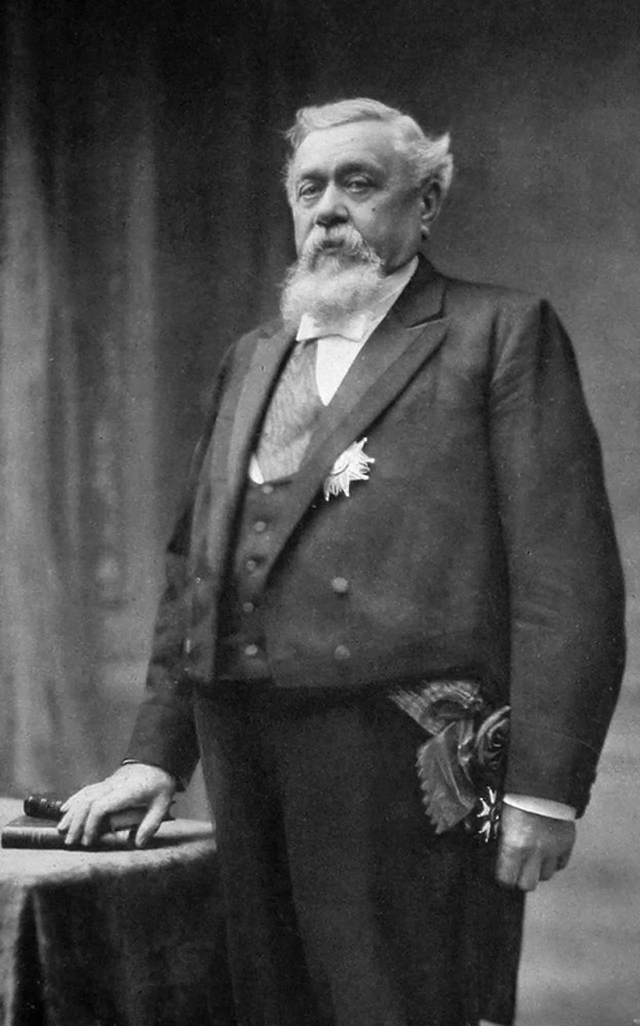 Portrait of Armand Fallières (1841–1931) – memorial page