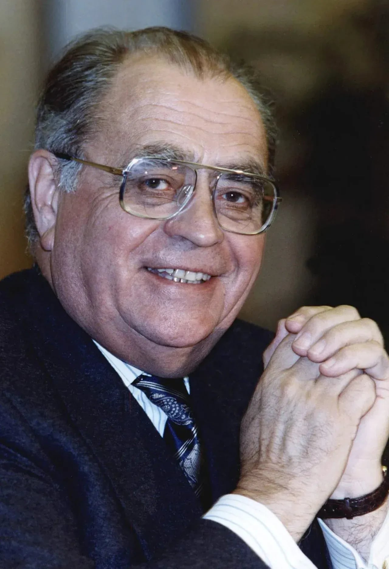 Porträt von Pierre Bérégovoy (1925–1993) – Gedenkseite